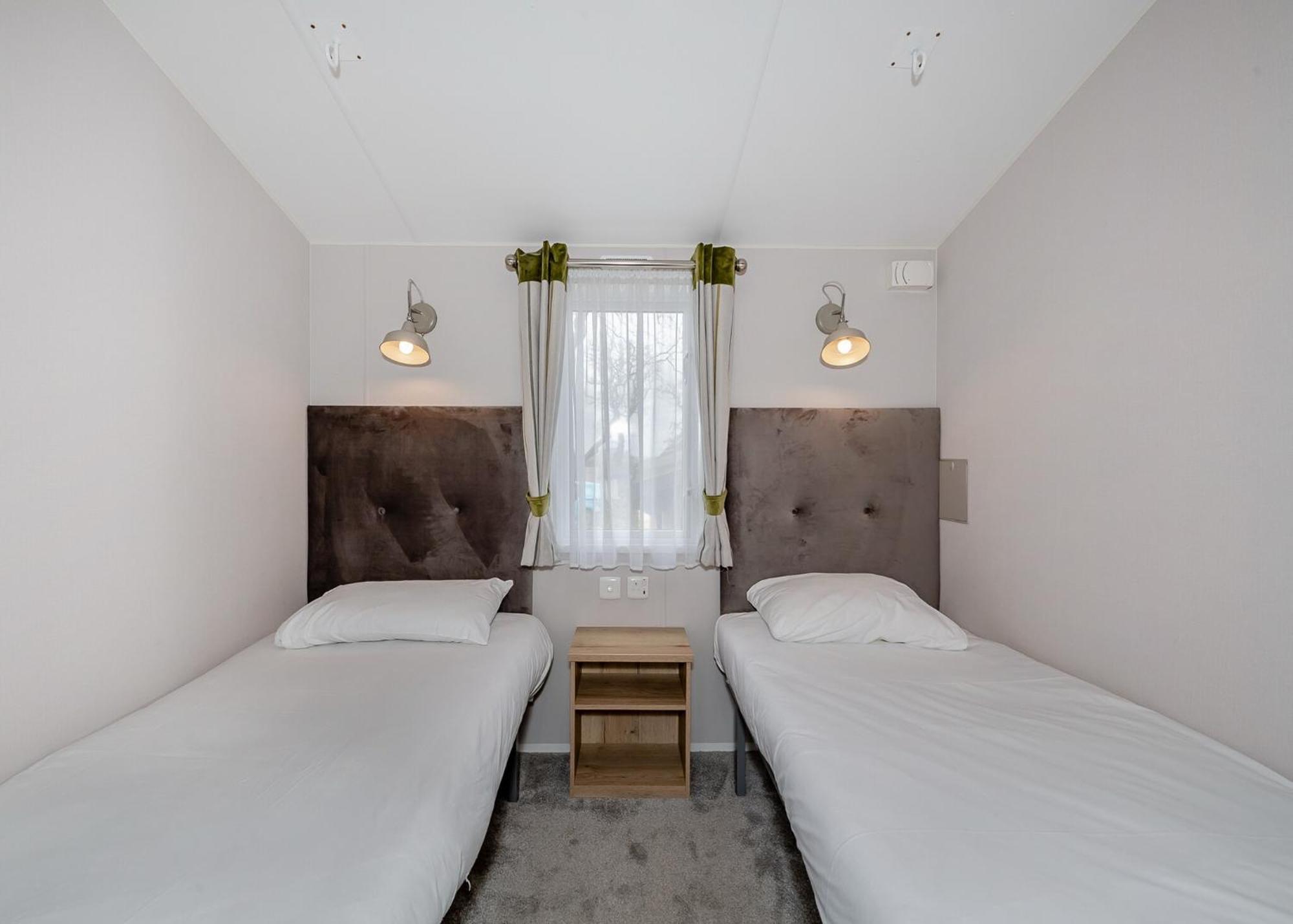 Castle Brake Holiday Park Woodbury Room photo