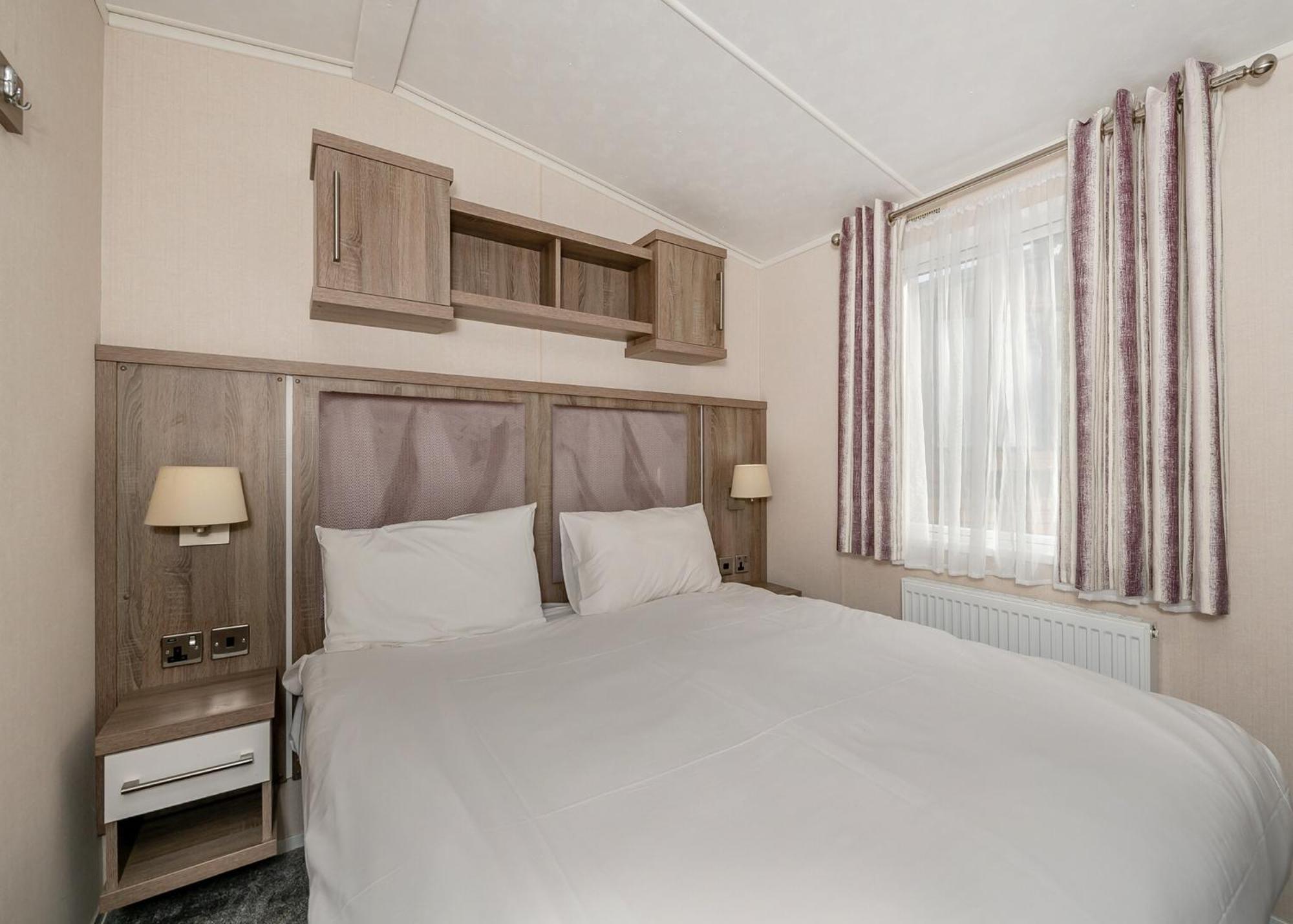 Castle Brake Holiday Park Woodbury Room photo