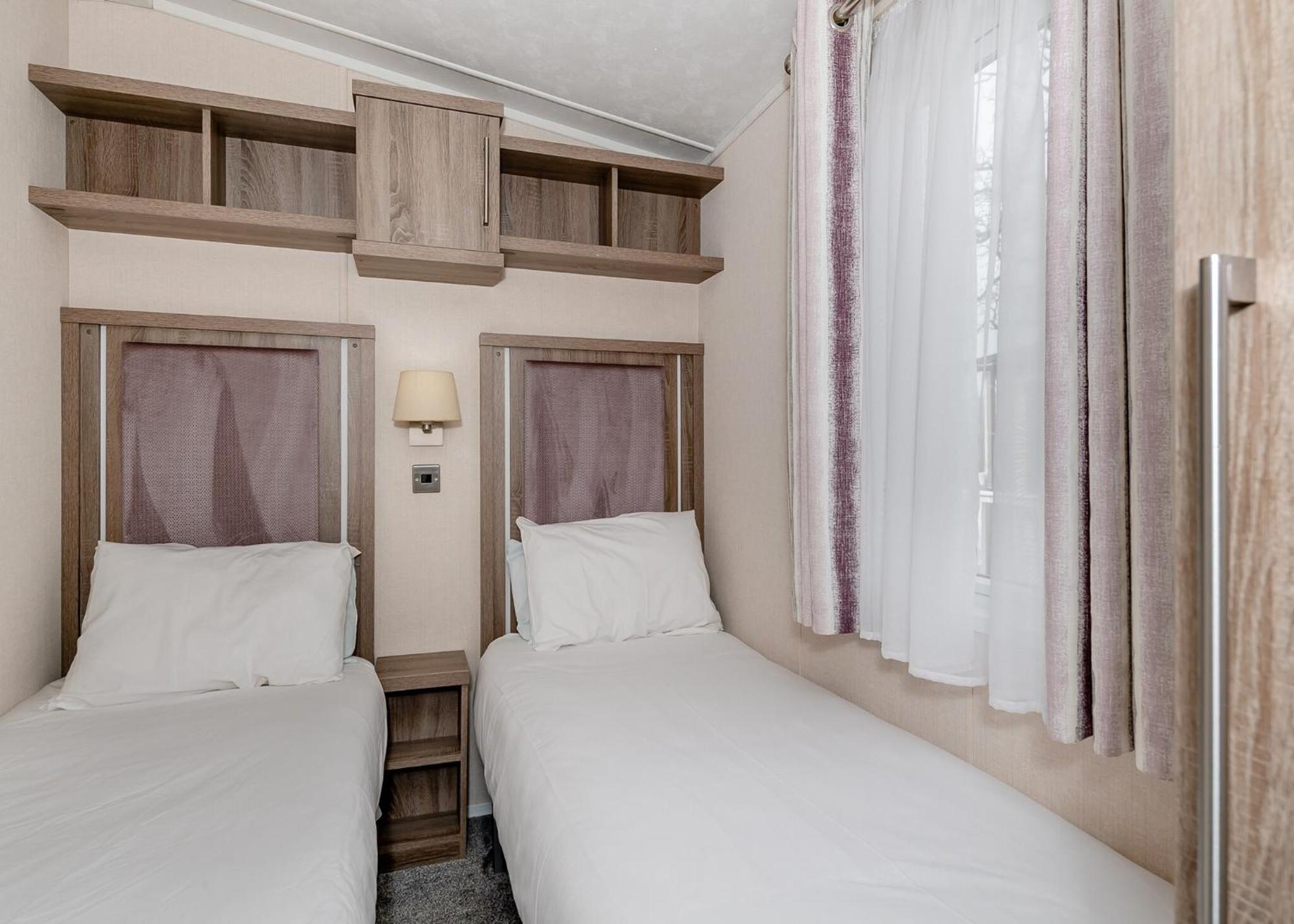 Castle Brake Holiday Park Woodbury Room photo
