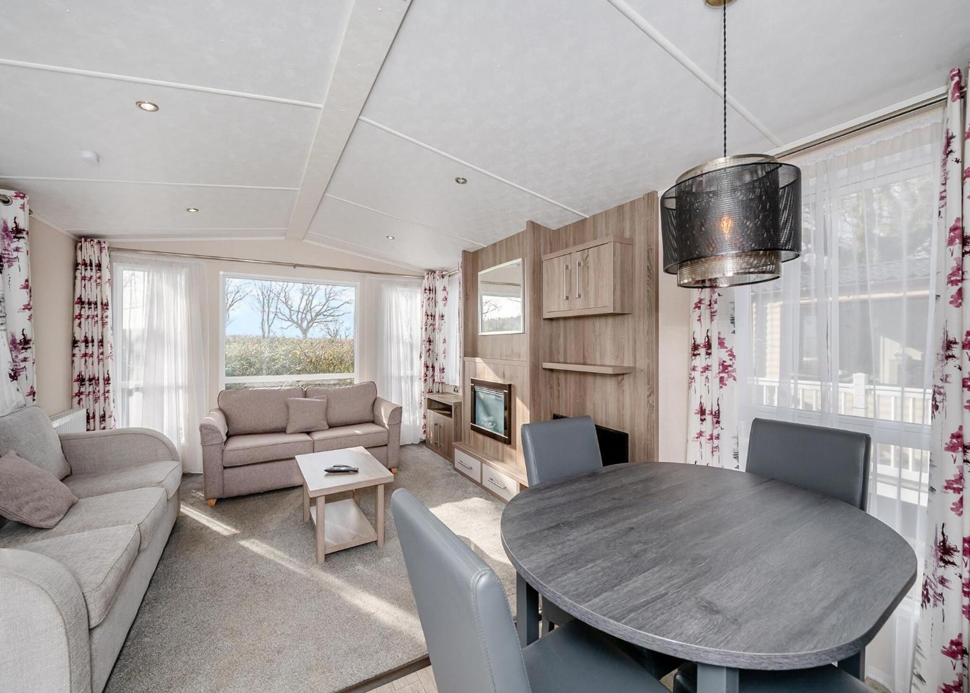 Castle Brake Holiday Park Woodbury Room photo